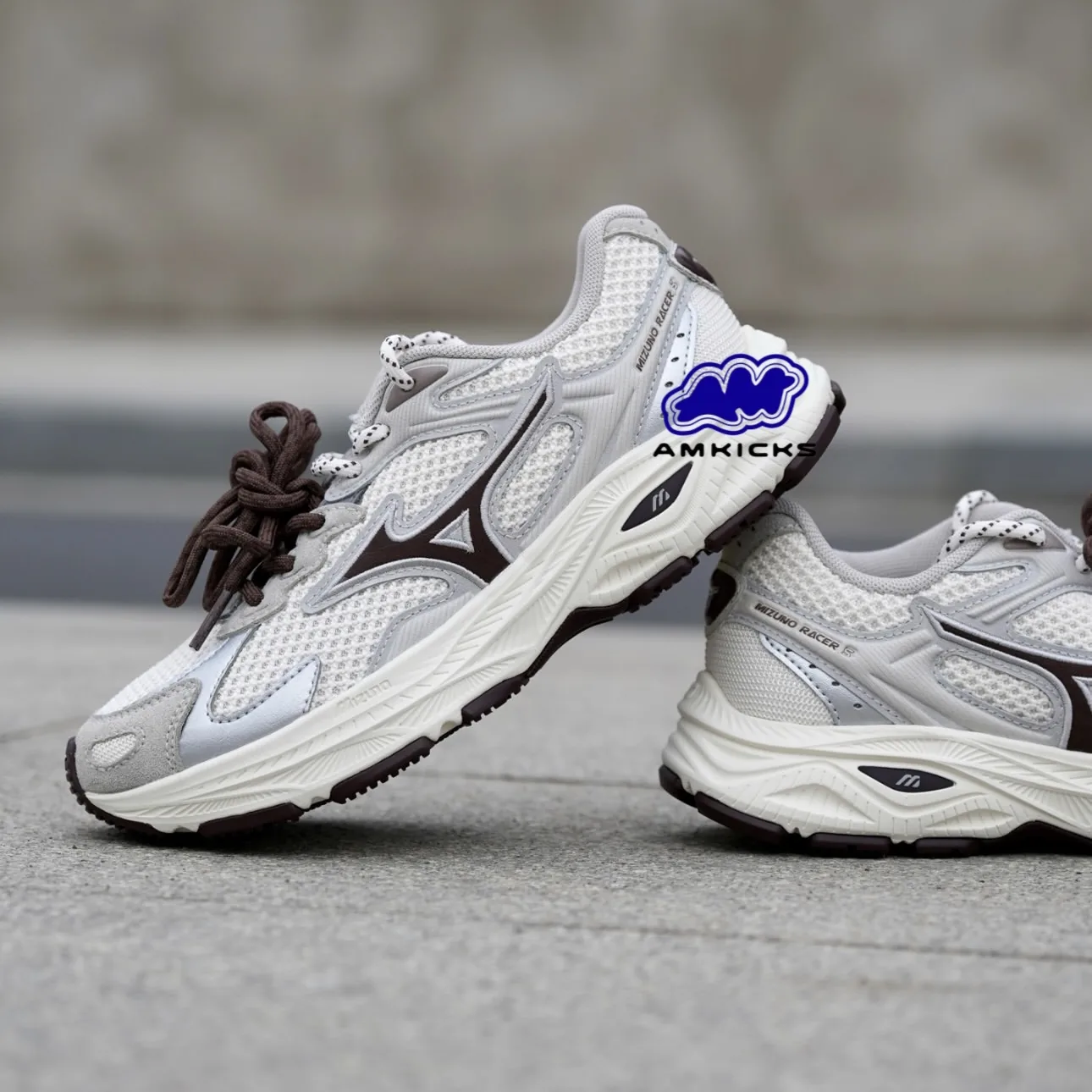 Mizuno Racer S "White Brown"