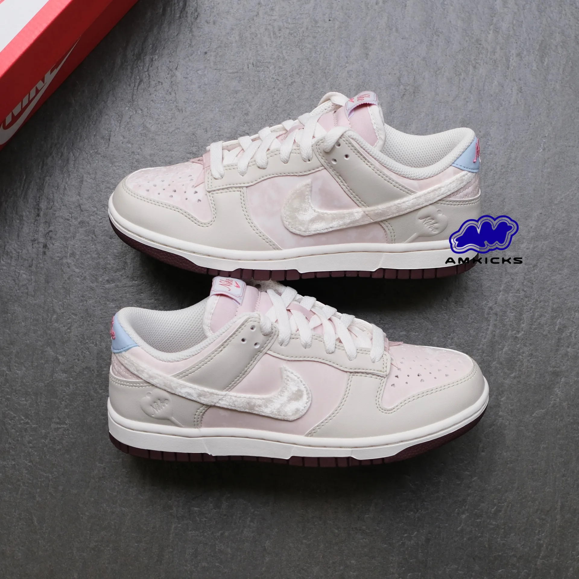 Nike Dunk Low Valentine's Day (2026)