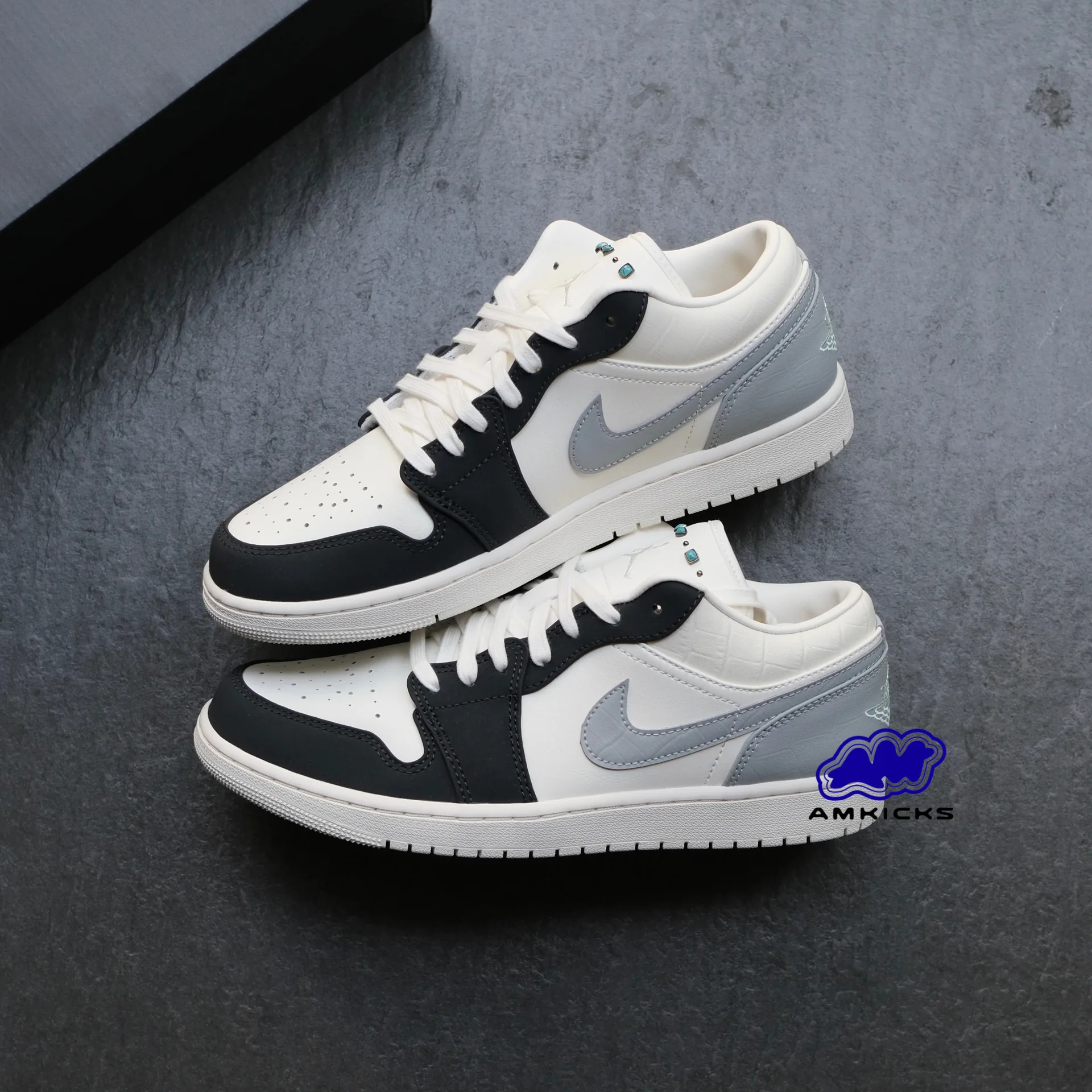 Air Jordan 1 Low "Sail Light Smoke Grey"