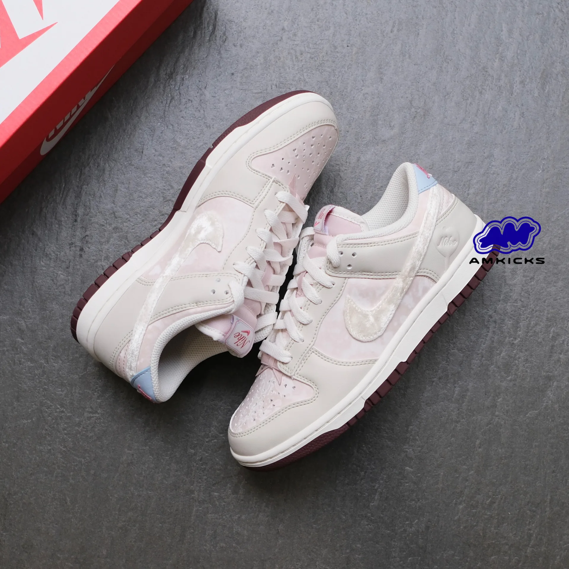 Nike Dunk Low Valentine's Day (2026)