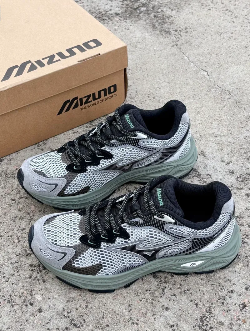 Mizuno Racer S "Grey Green"