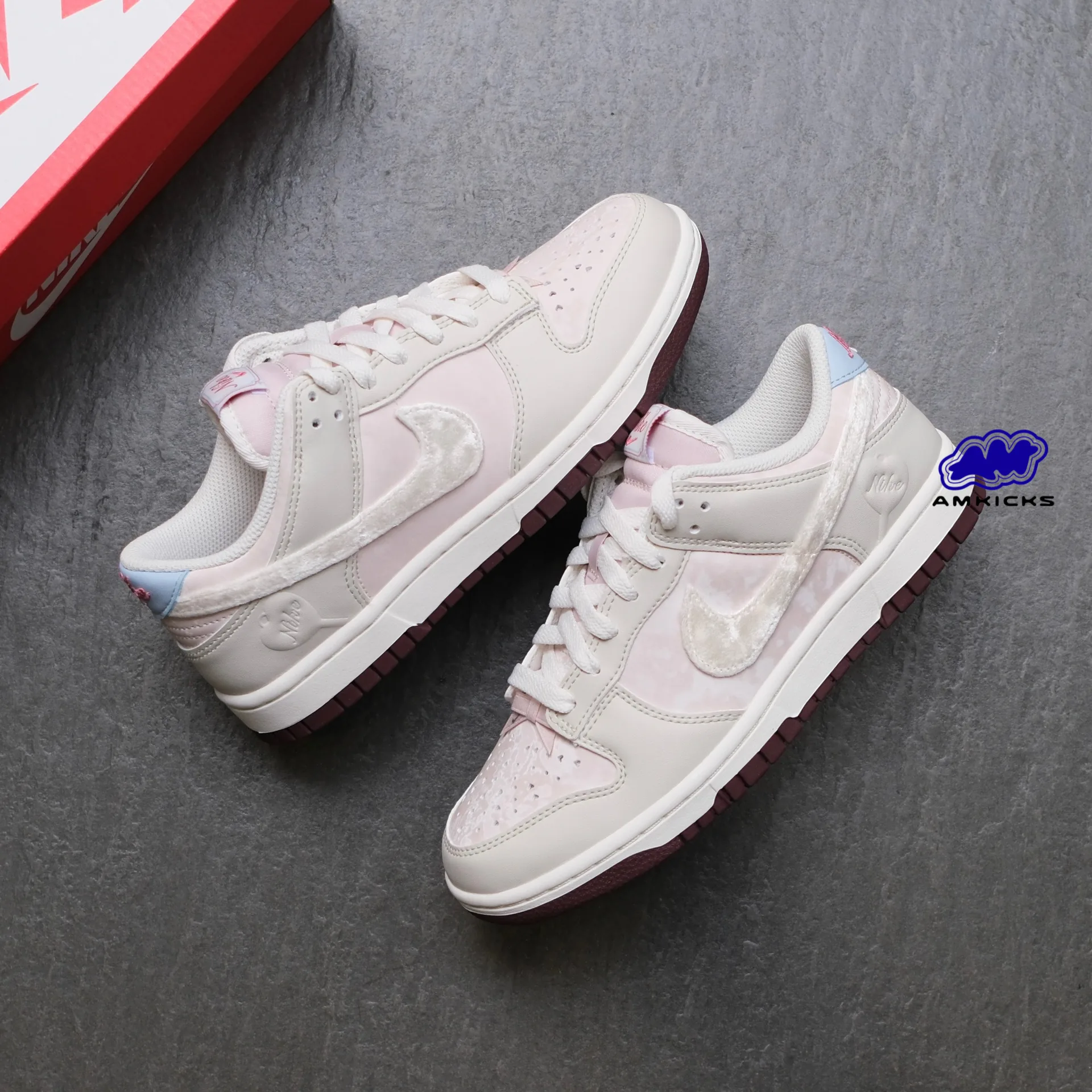 Nike Dunk Low Valentine's Day (2026)