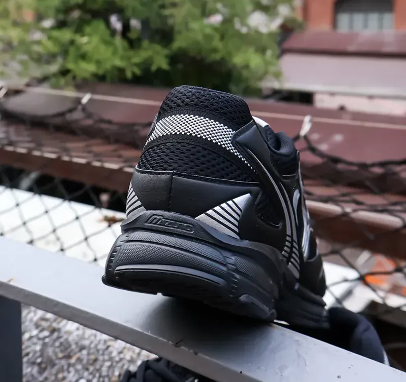 MIZUNO Speed 2K "Black Silver" - D1GH222903