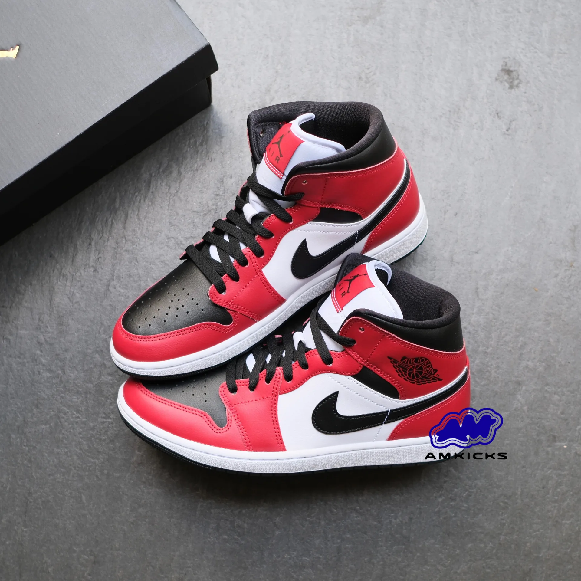 Jordan 1 Mid "Chicago Toe"
