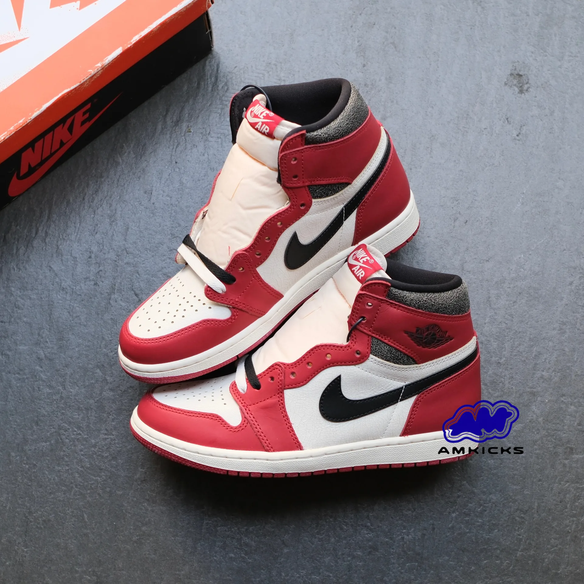 Jordan 1 Retro High OG "Chicago Lost and Found"