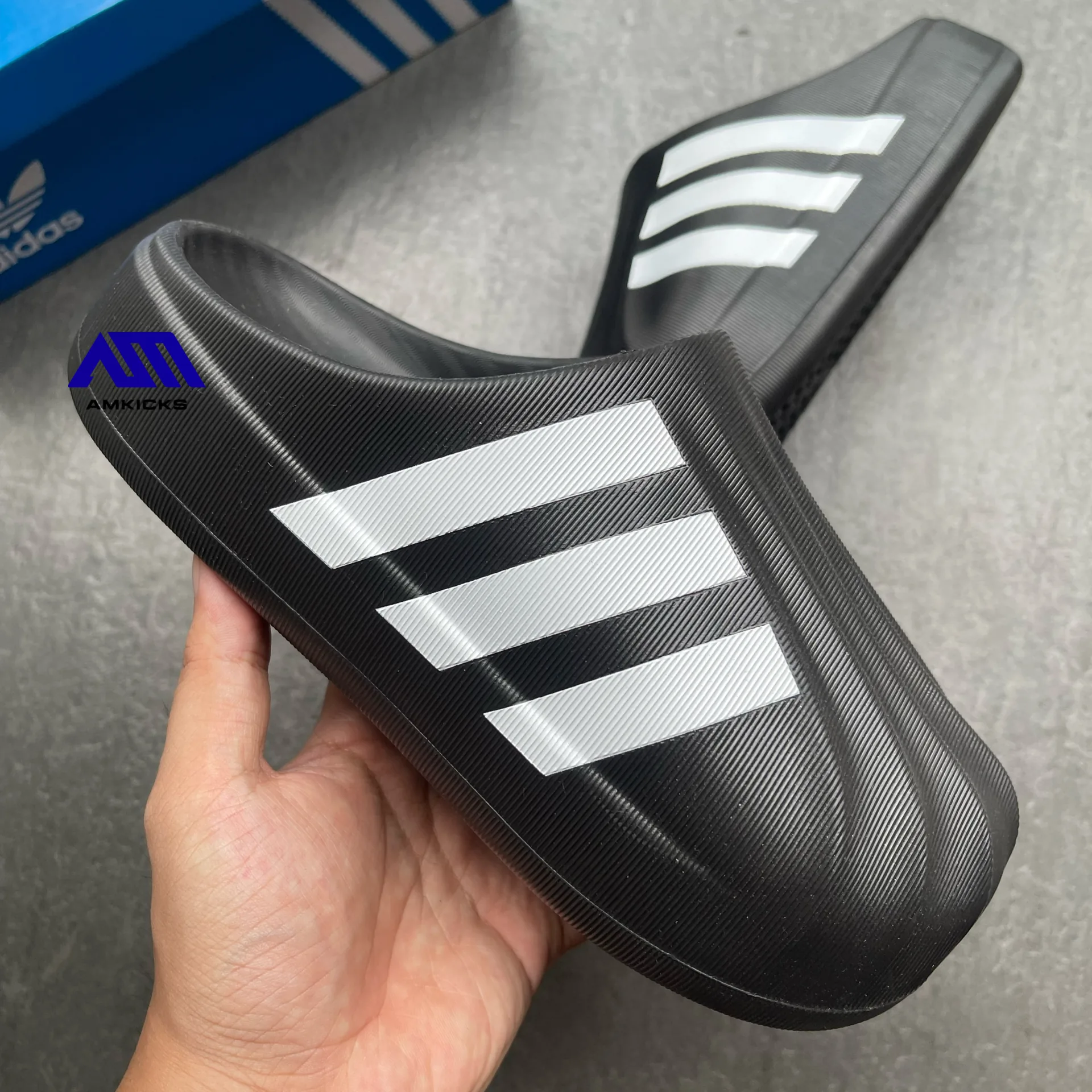 adiFOM Superstar Mule "Black White"