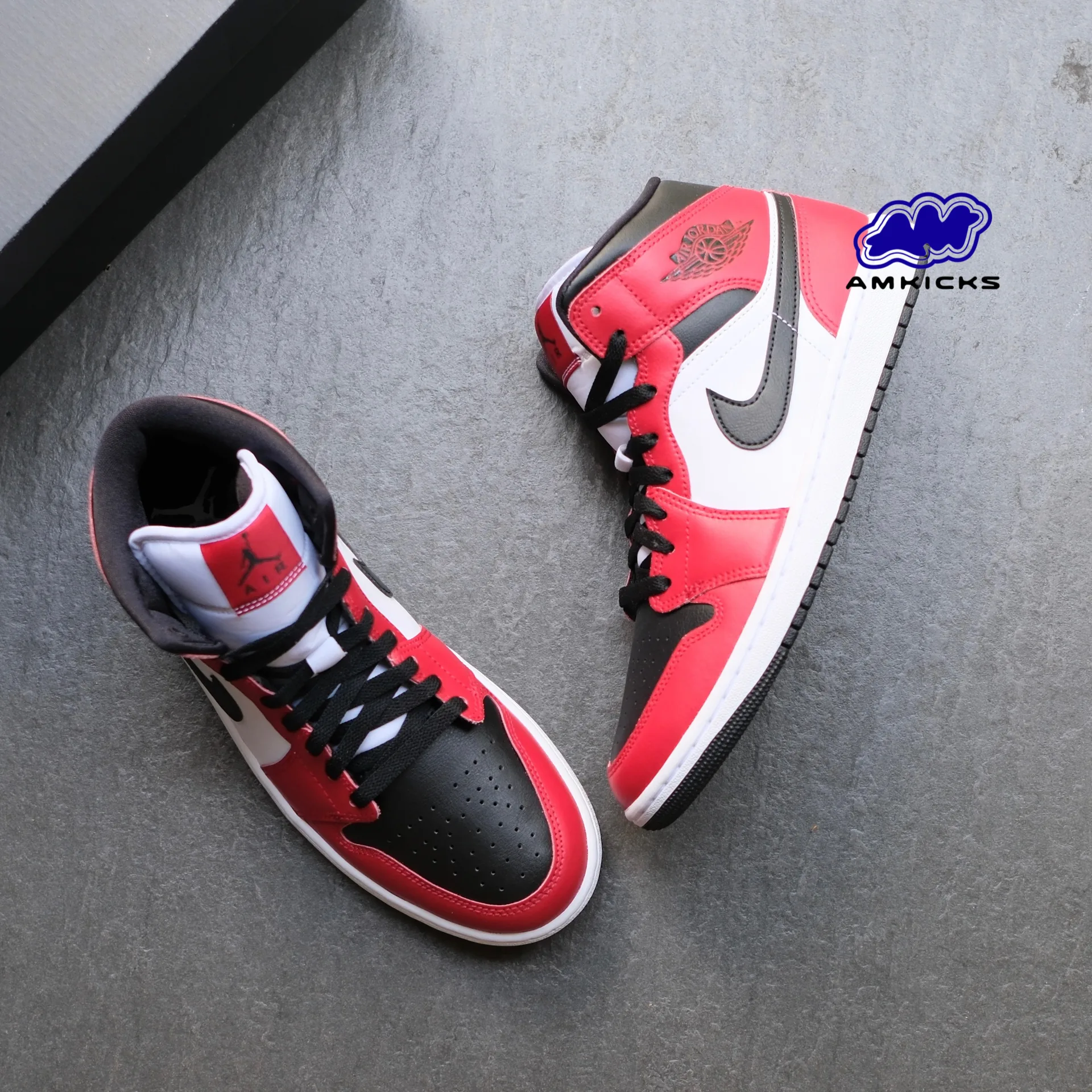 Jordan 1 Mid "Chicago Toe"