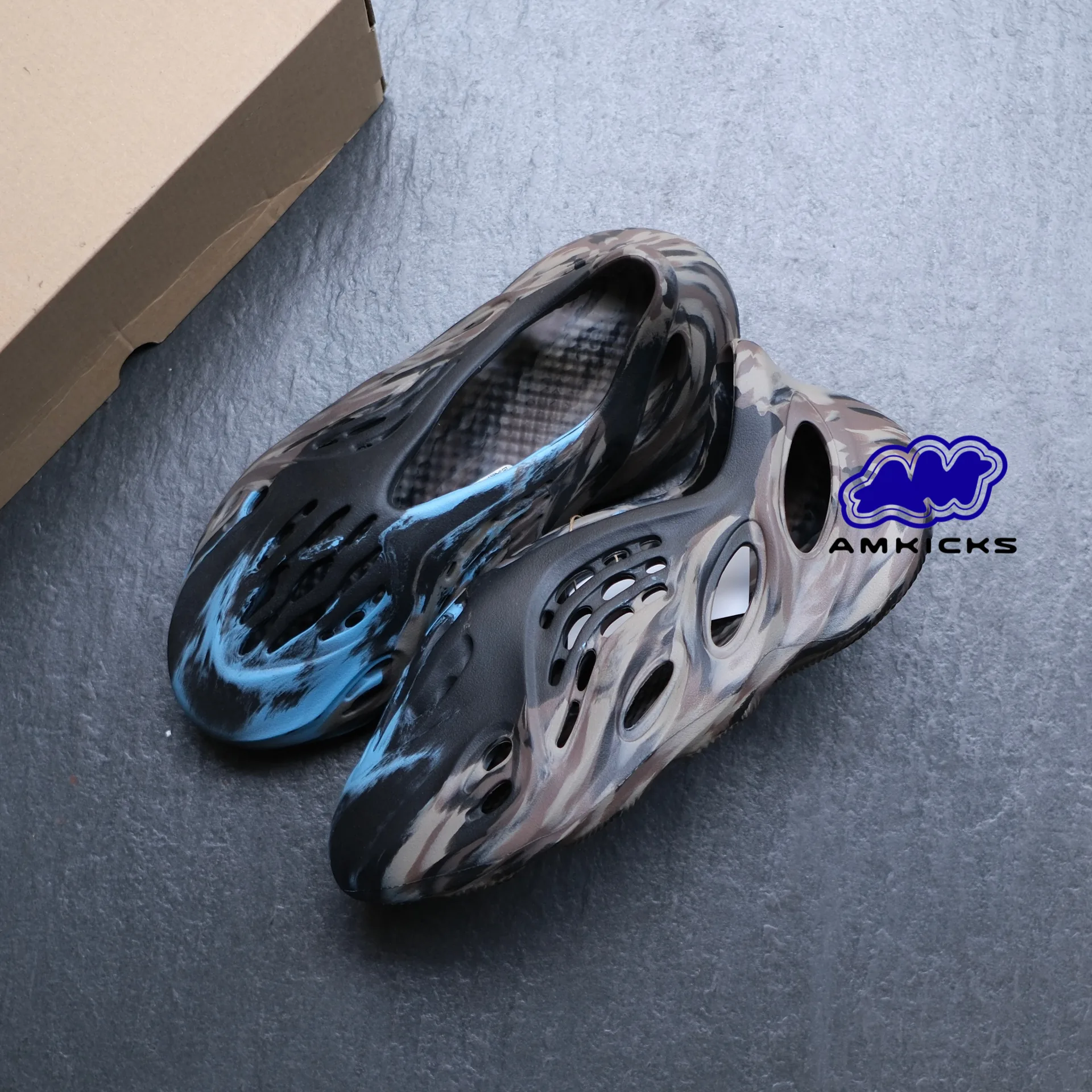 adidas Yeezy Foam RNNR "MX Cinder"