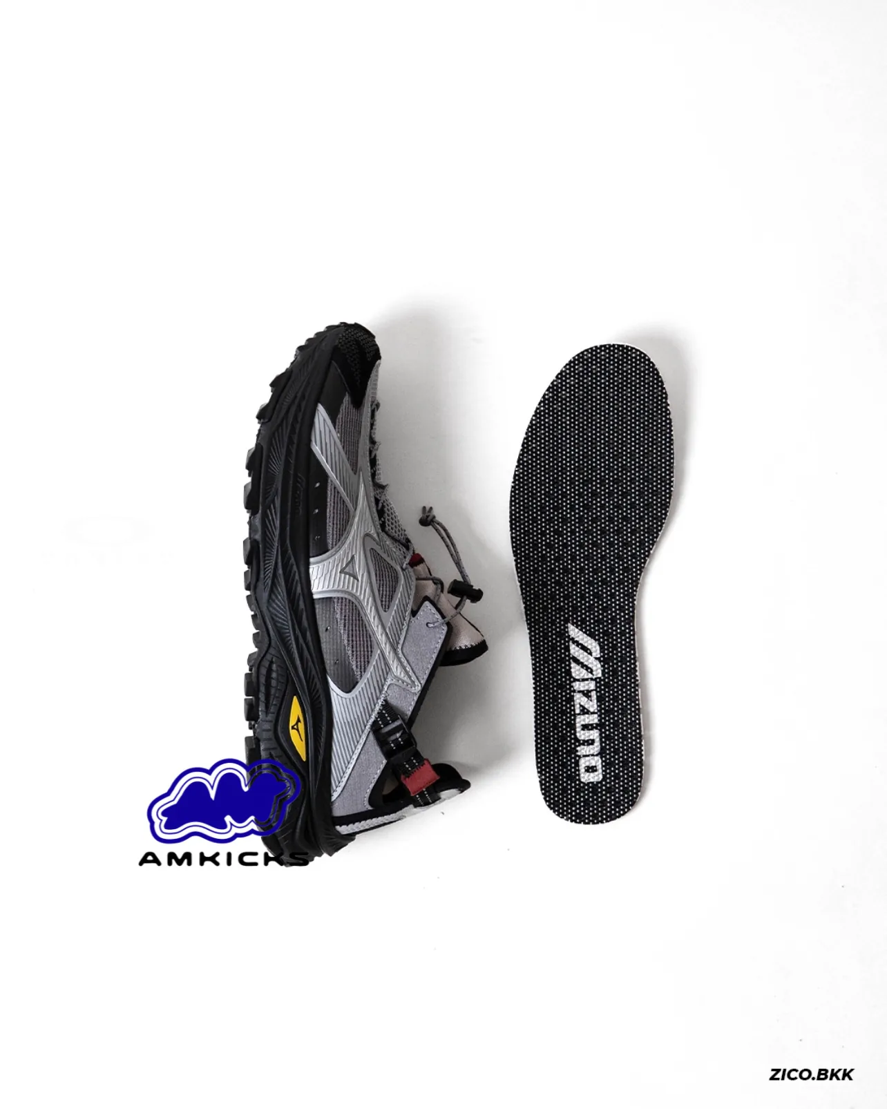 Mizuno Racer Trail SE V2 "Sky Grey Black Red"