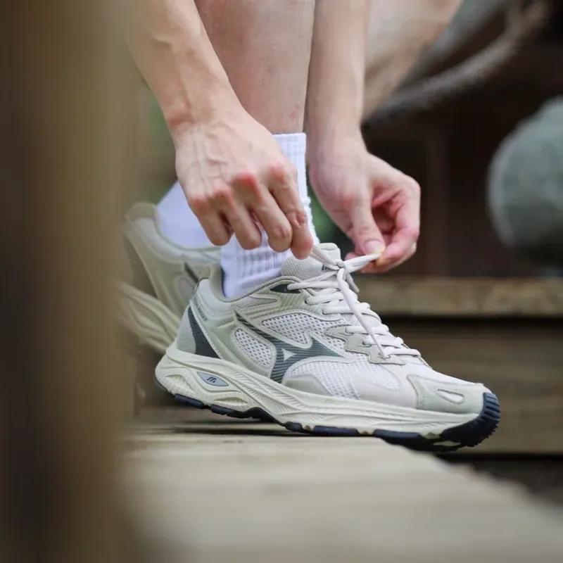 Mizuno Racer S "Cream Beige"