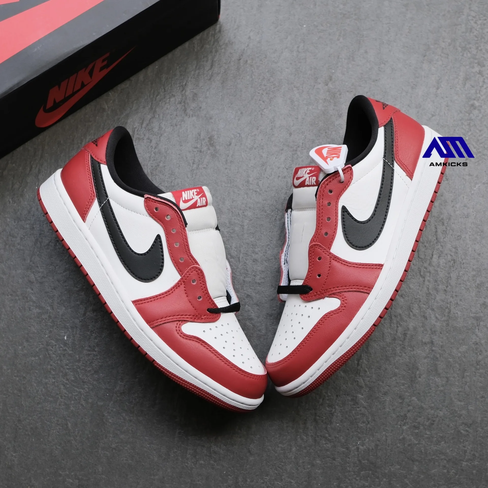Jordan 1 Retro Low OG Chicago (2025)