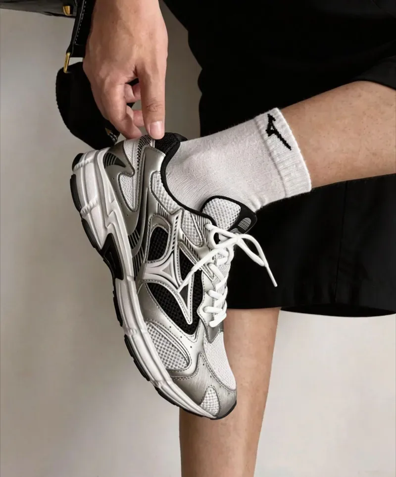Mizuno Speed 2K "Black Silver"