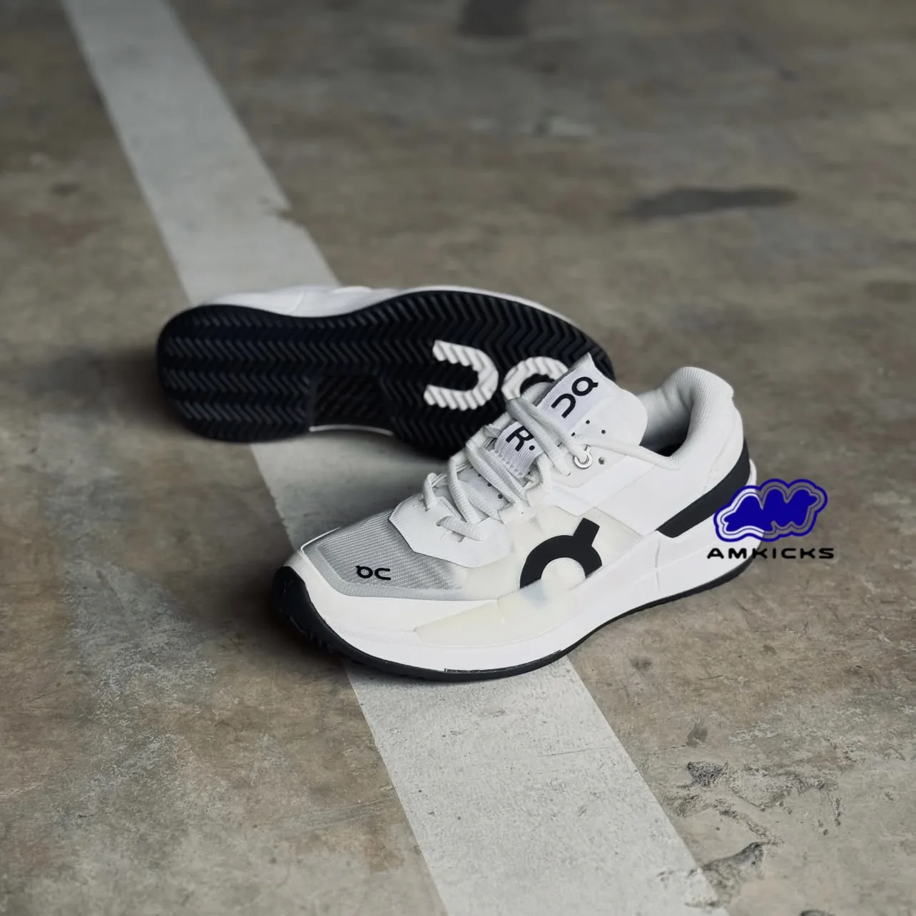 On The Roger Pro 2 "Clay White Black"