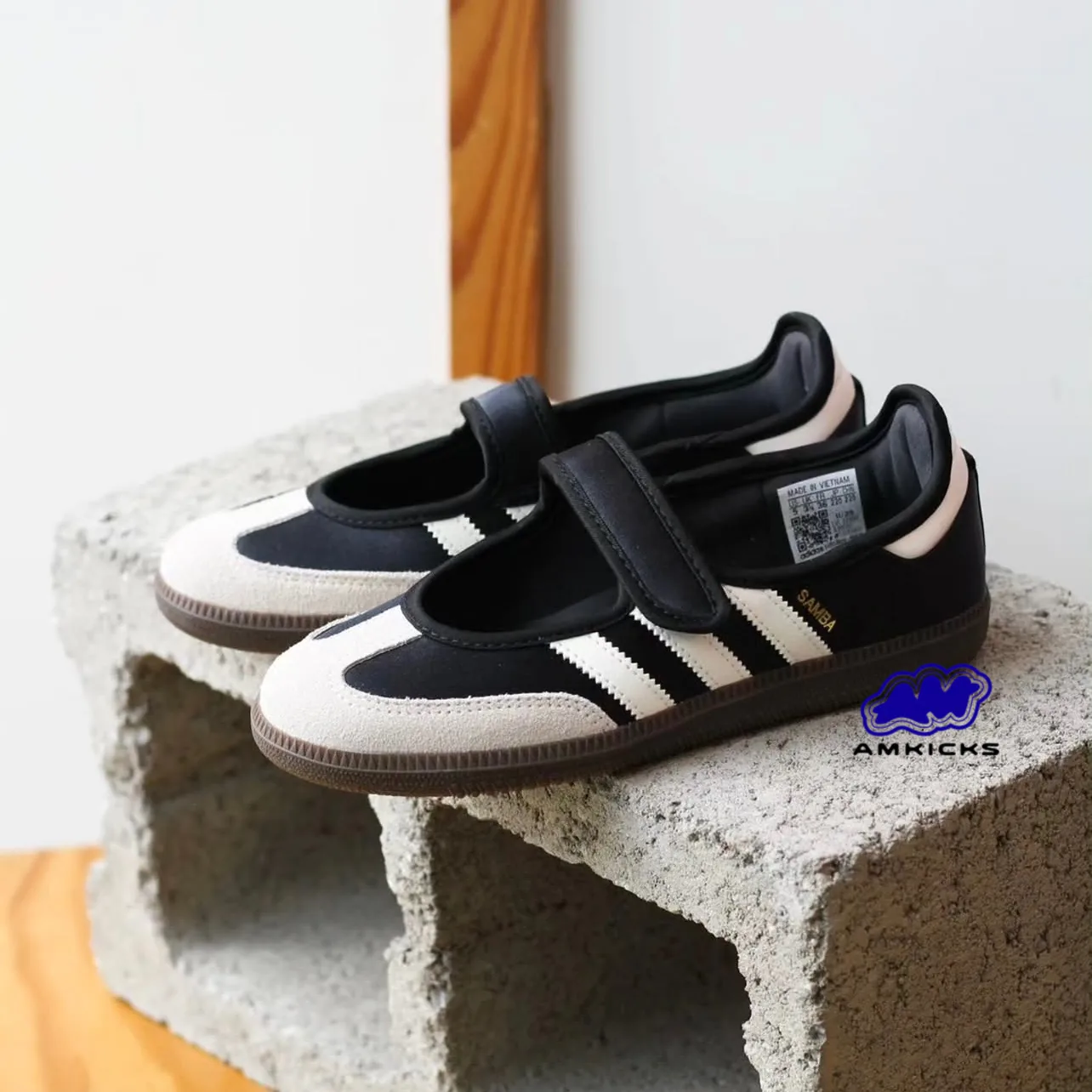 Adidas Samba Jane "Black Off White"