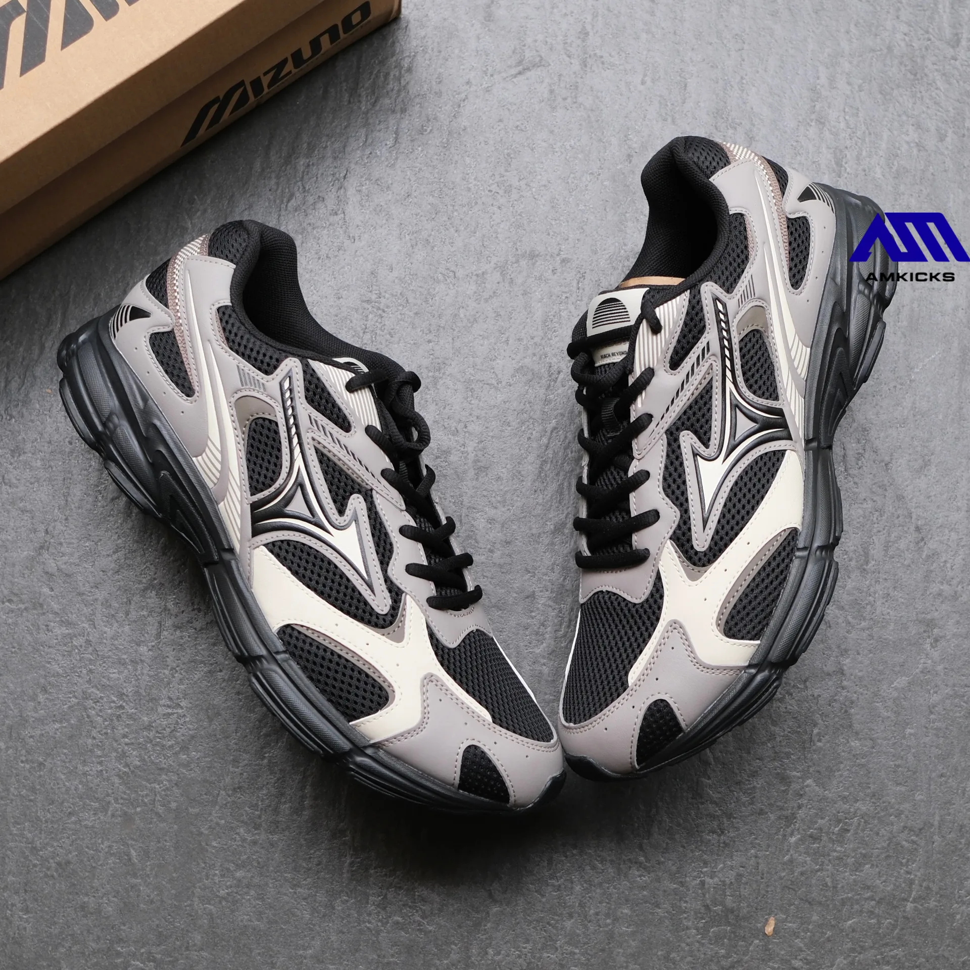 Mizuno Speed 2K "Black Dove Gray"