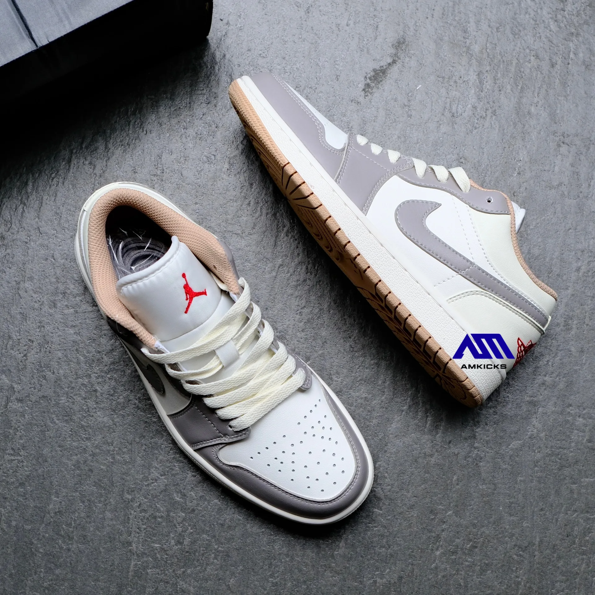 Jordan 1 Low "Sail Fire Red College Grey"