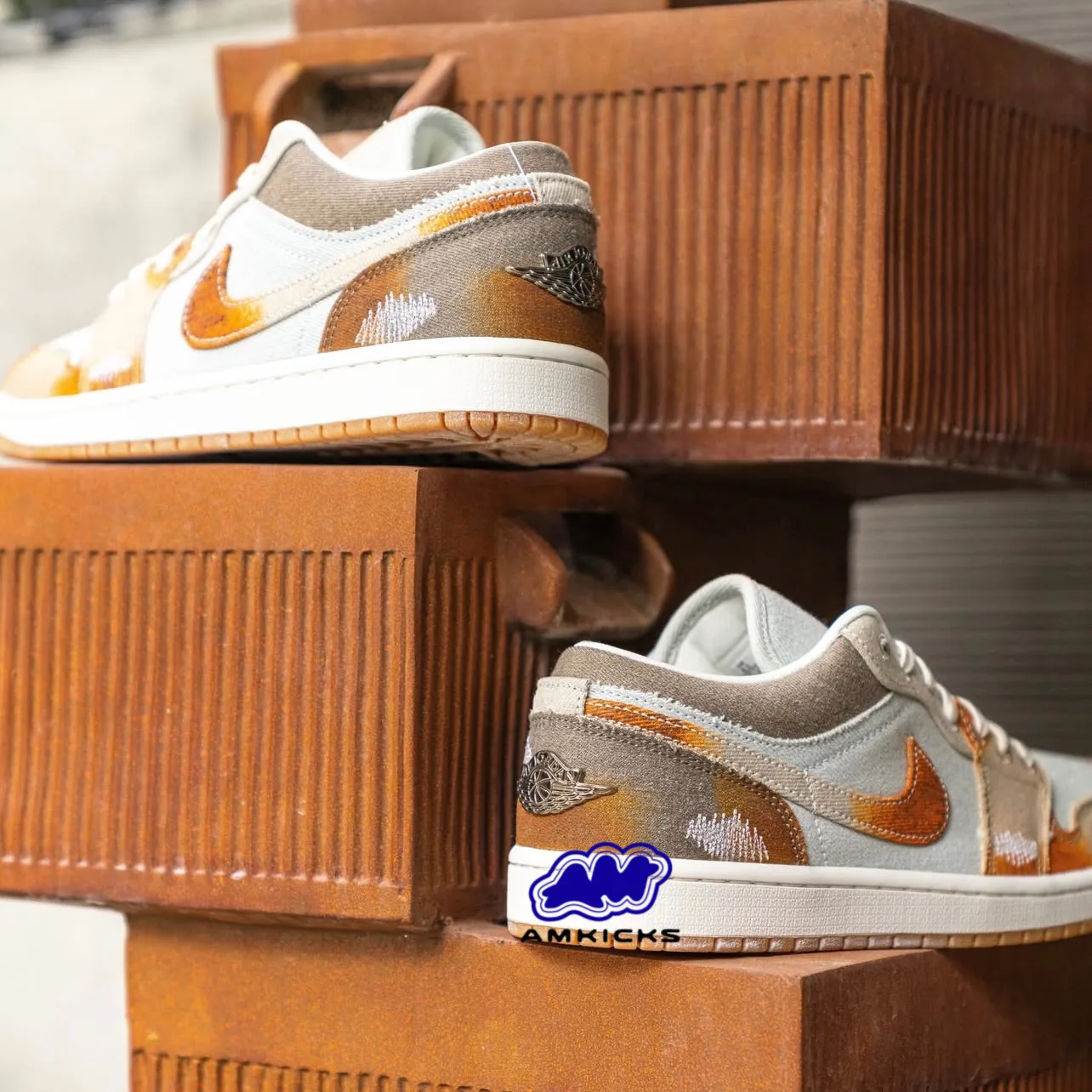 Jordan 1 Low SE "Multi-Color Sail Light Bone"