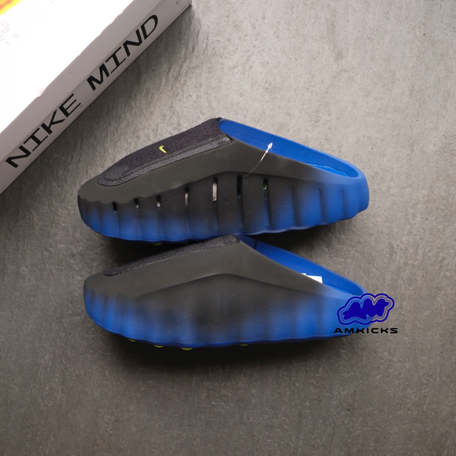 Nike Mind 001 Flyknit Slide "Hyper Royal Black"