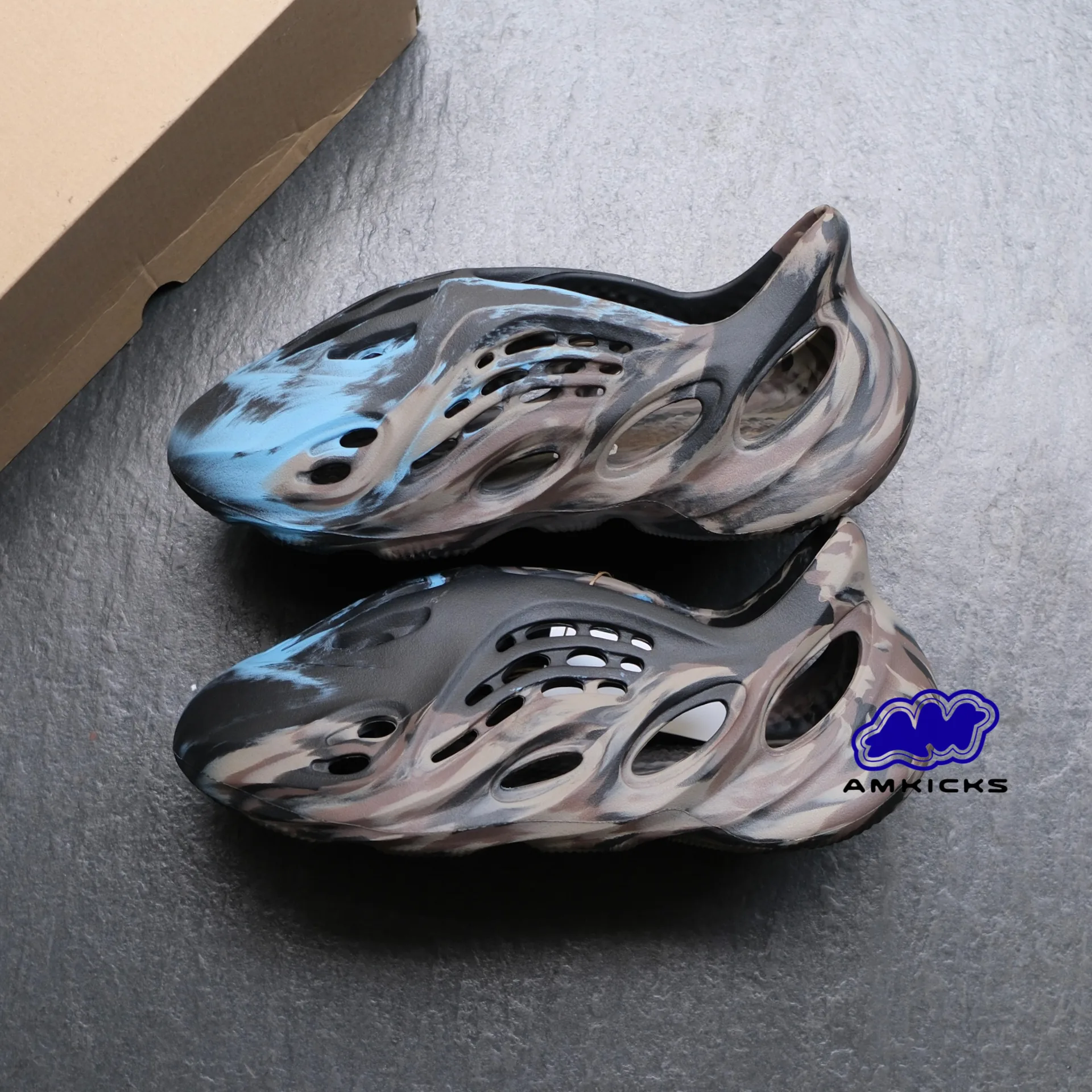 adidas Yeezy Foam RNNR "MX Cinder"