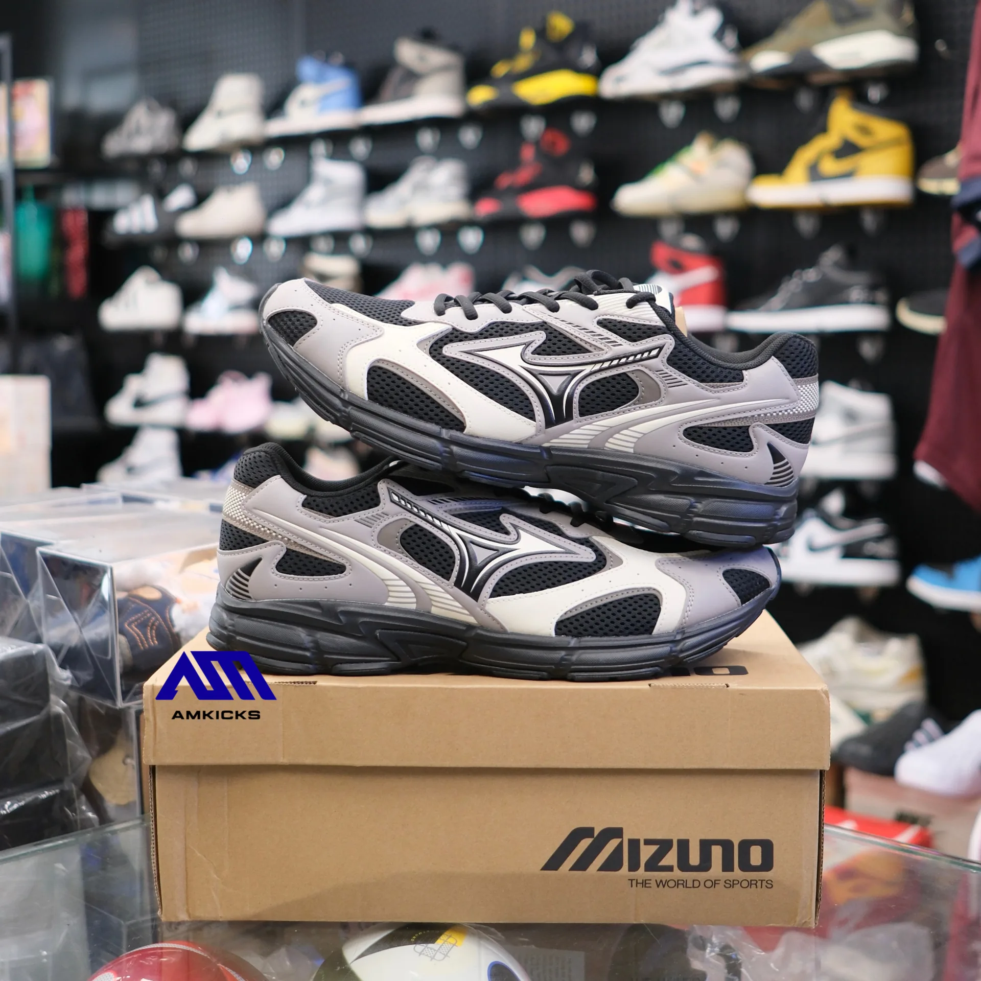 Mizuno Speed 2K "Black Dove Gray"