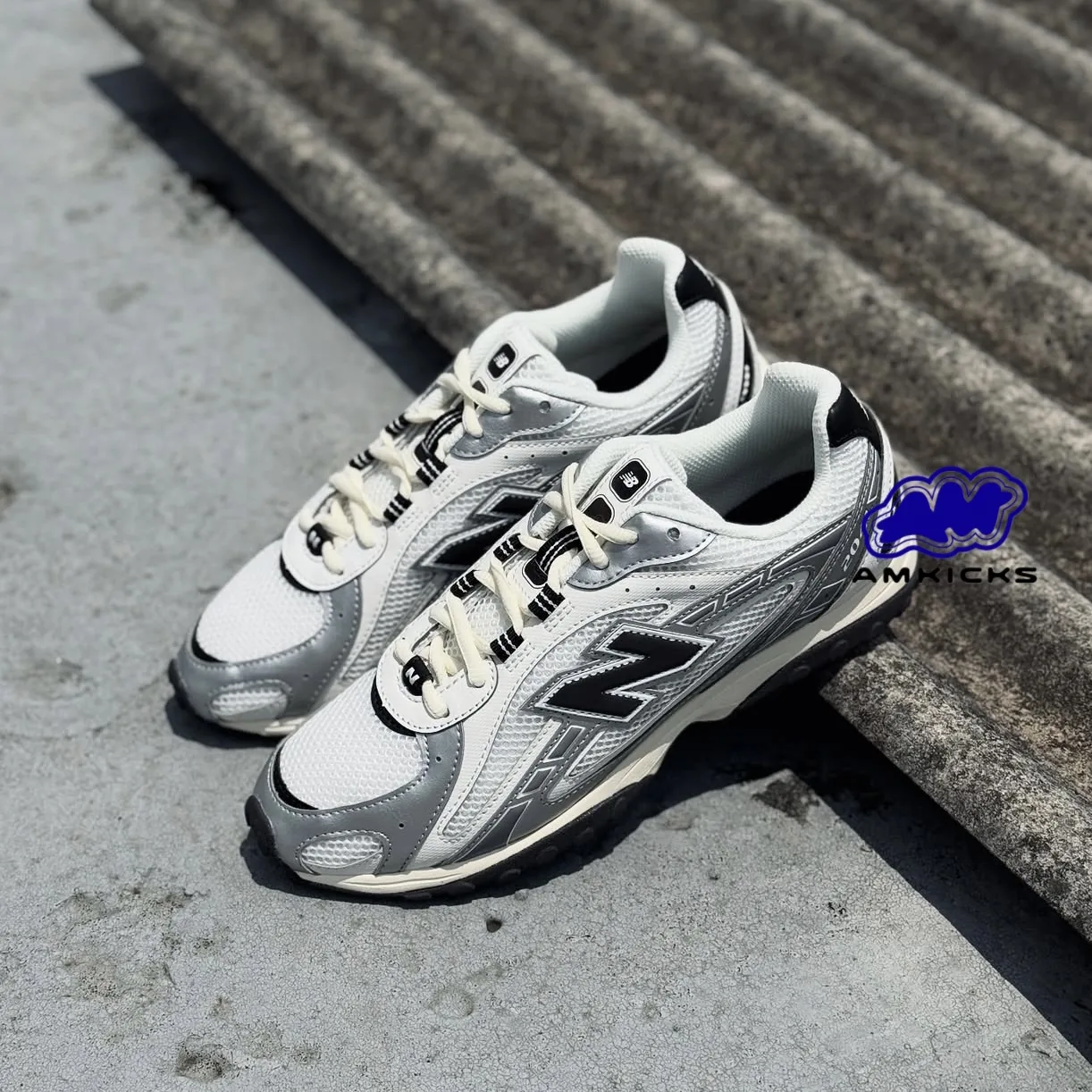 New Balance 204L "Silver Metallic Black"