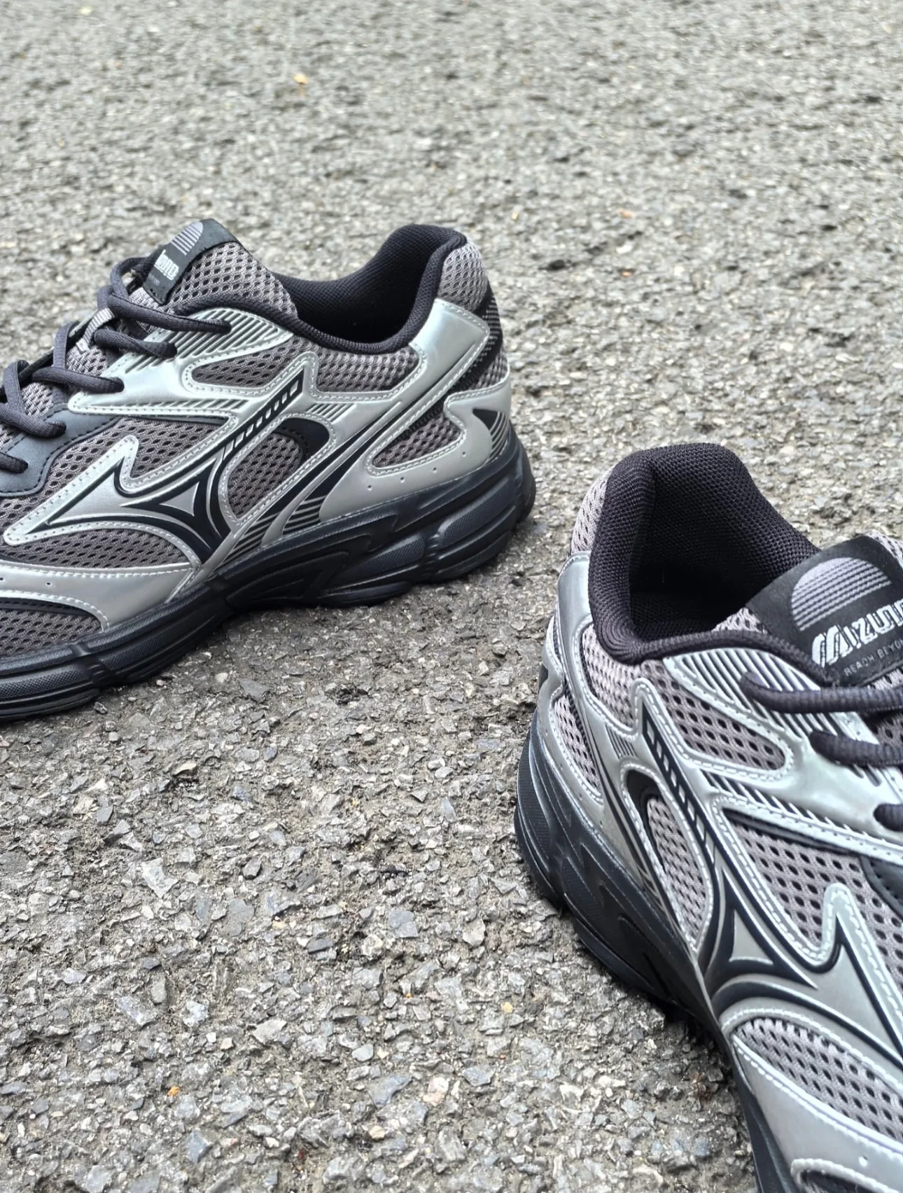 MIZUNO Speed 2K "Black Silver" - D1GH222919