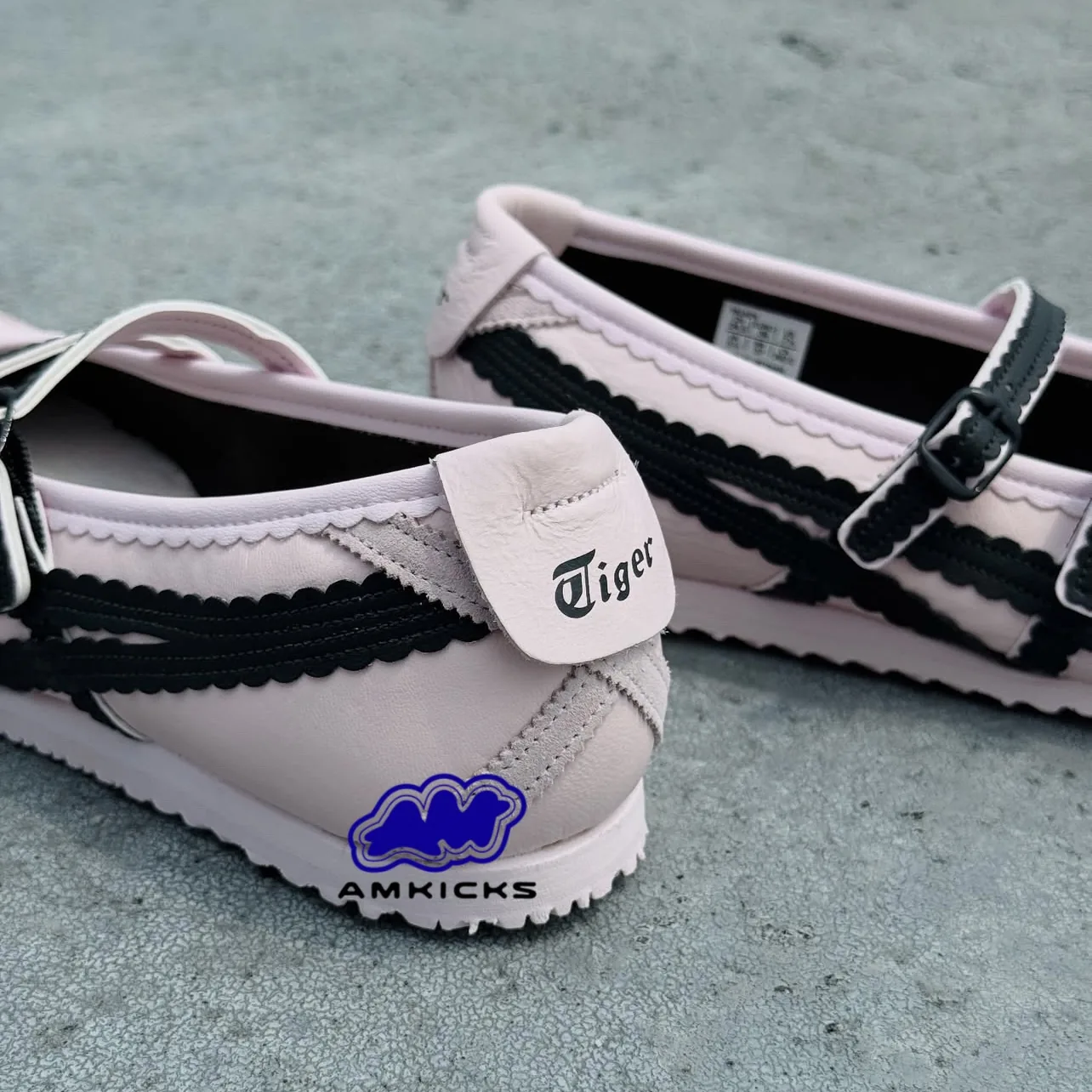 Onitsuka Tiger Mexico 66 TGRS "Crystal Pink Graphite Grey"