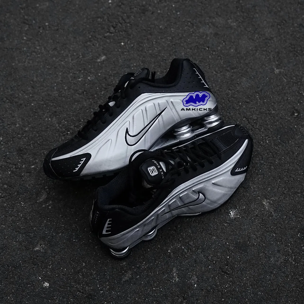 Nike Shox R4 "Metallic Silver Black"